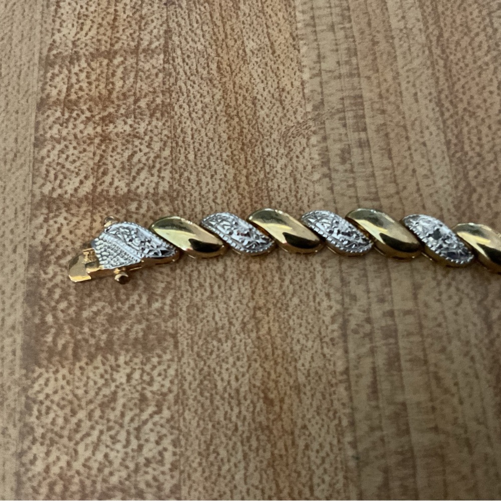 Elegant Gold and Silver Women's Bracelet
